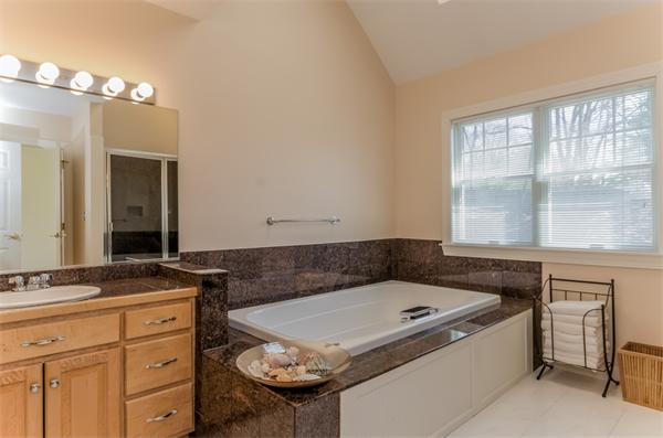 1045 Bay Road Hamilton, MA 01982 - Photo 21 of 27 Gallery Image 21