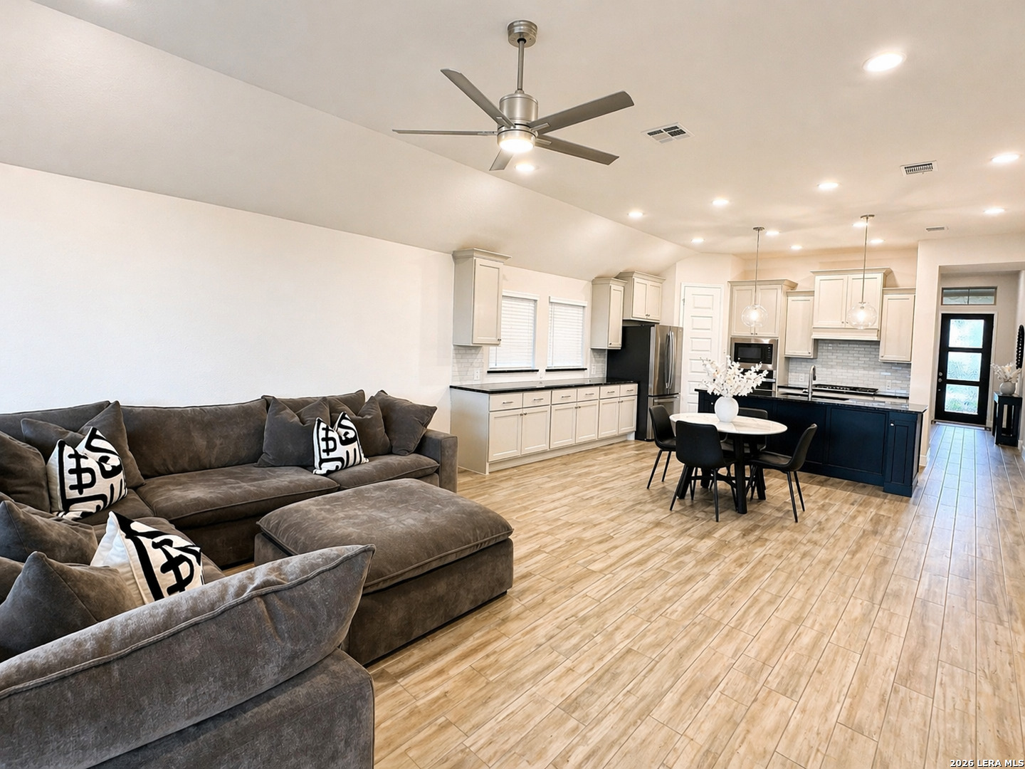 1841 Windward Way Seguin, TX 78155 - Photo 8 of 25