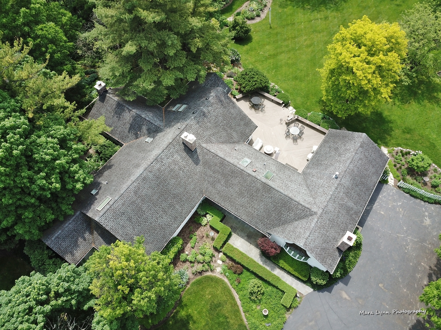 33W981 Army Trail Road Wayne, IL 60184 - Photo 3 of 71 an aerial view of a house with a yard and lake view