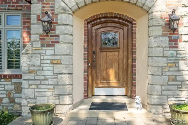 $749,900 | 735 River Hills Drive, Fenton, MO 63026