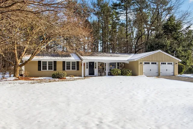 $847,500 | 11 Smoke Rise Drive, Chelmsford, MA 01824
