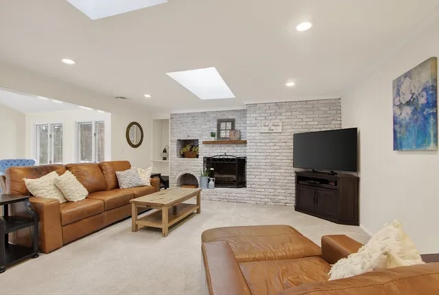 $847,500 | 11 Smoke Rise Drive, Chelmsford, MA 01824