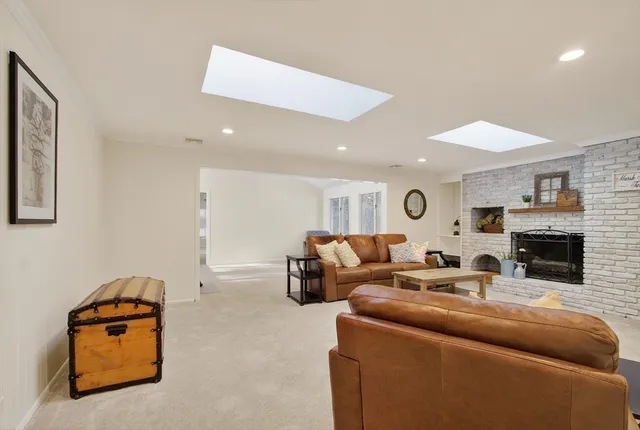 $847,500 | 11 Smoke Rise Drive, Chelmsford, MA 01824