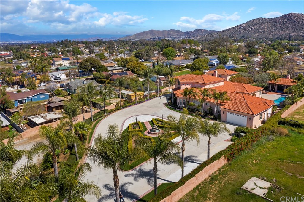 2033 Valley View Avenue Norco, CA 92860 - Photo 5 of 74