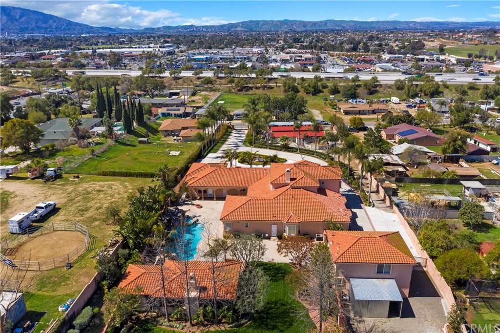 2033 Valley View Avenue Norco, CA 92860 - Photo 9 of 74