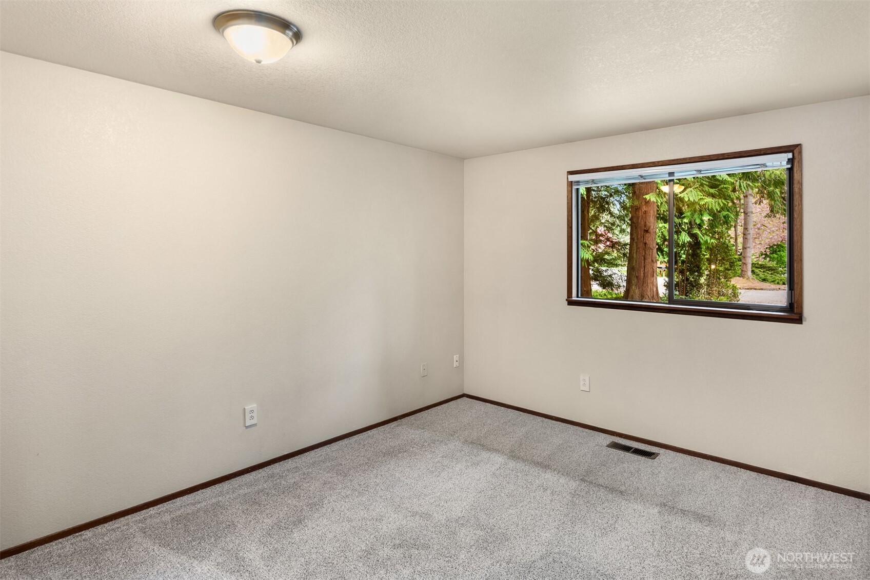 13303 48th Place West Edmonds, WA 98026 - Photo 21 of 40