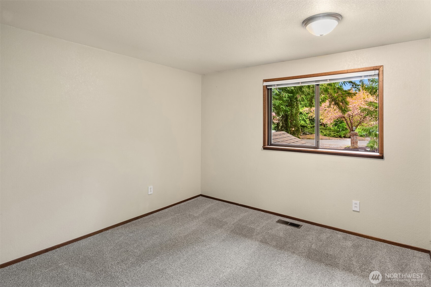 13303 48th Place West Edmonds, WA 98026 - Photo 22 of 40
