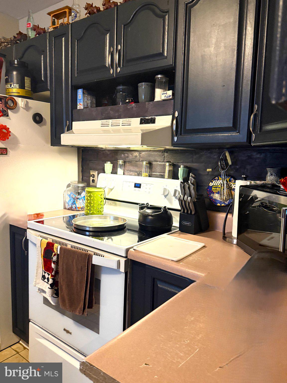 20 Rancocas Trail Southampton, NJ 08088 - Photo 5 of 7 Cozy kitchen with modern charm.