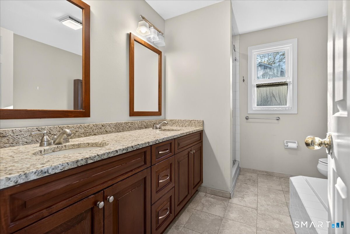 17 Canterbury Road, Unit 17 Hamden, CT 06514 - Photo 20 of 40