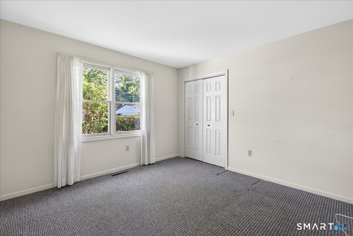 17 Canterbury Road, Unit 17 Hamden, CT 06514 - Photo 23 of 40