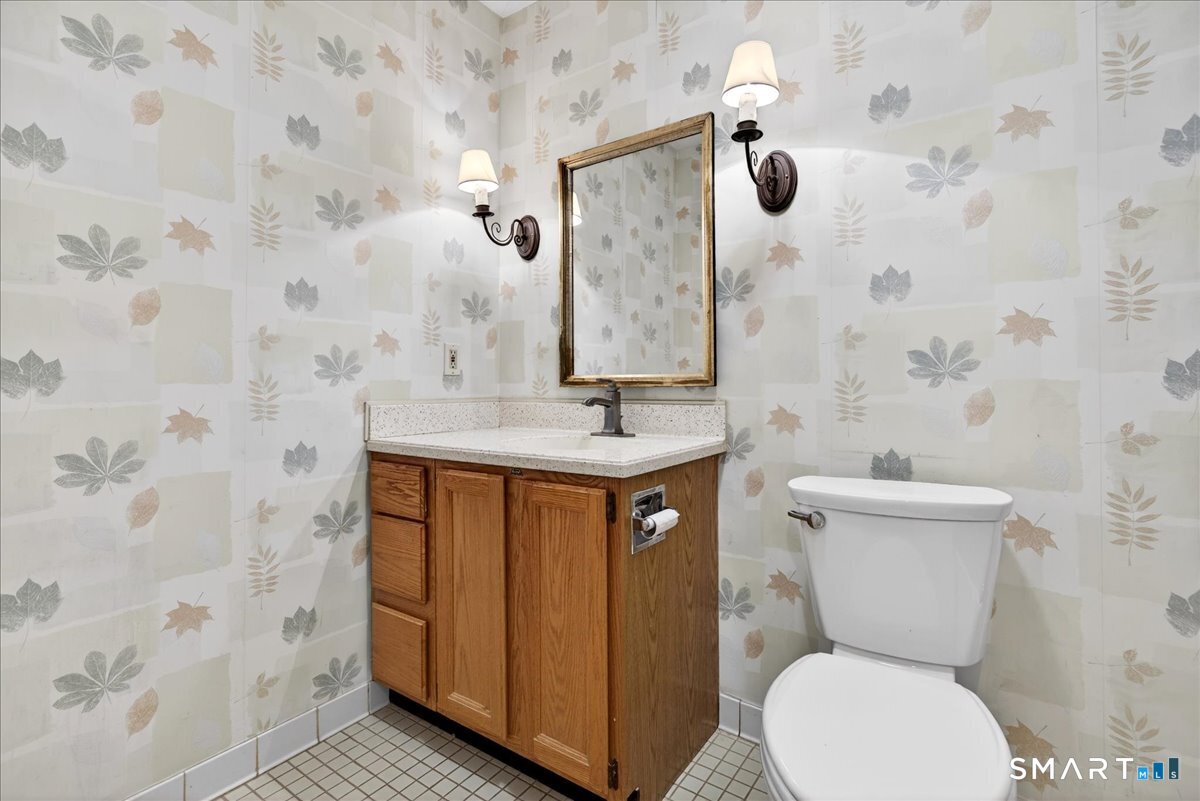 17 Canterbury Road, Unit 17 Hamden, CT 06514 - Photo 25 of 40