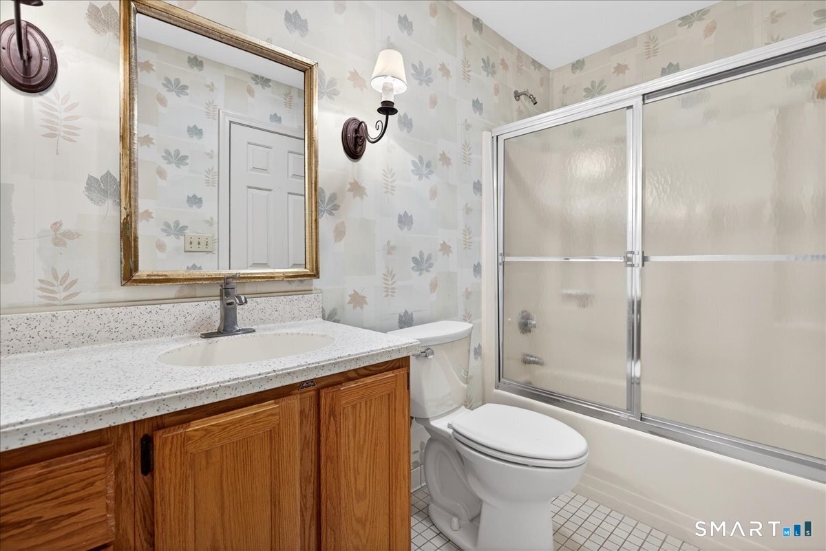 17 Canterbury Road, Unit 17 Hamden, CT 06514 - Photo 26 of 40