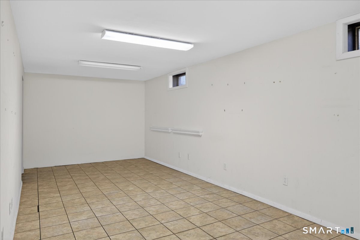 17 Canterbury Road, Unit 17 Hamden, CT 06514 - Photo 27 of 40
