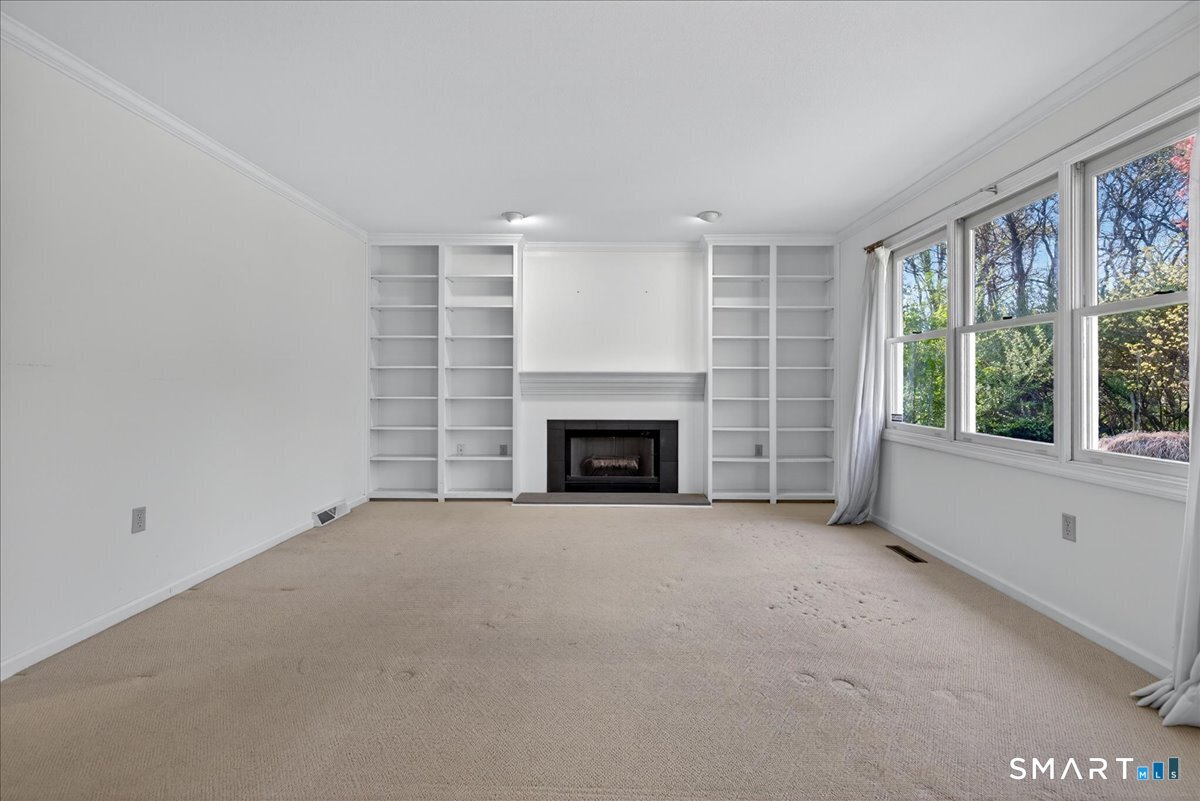 17 Canterbury Road, Unit 17 Hamden, CT 06514 - Photo 3 of 40