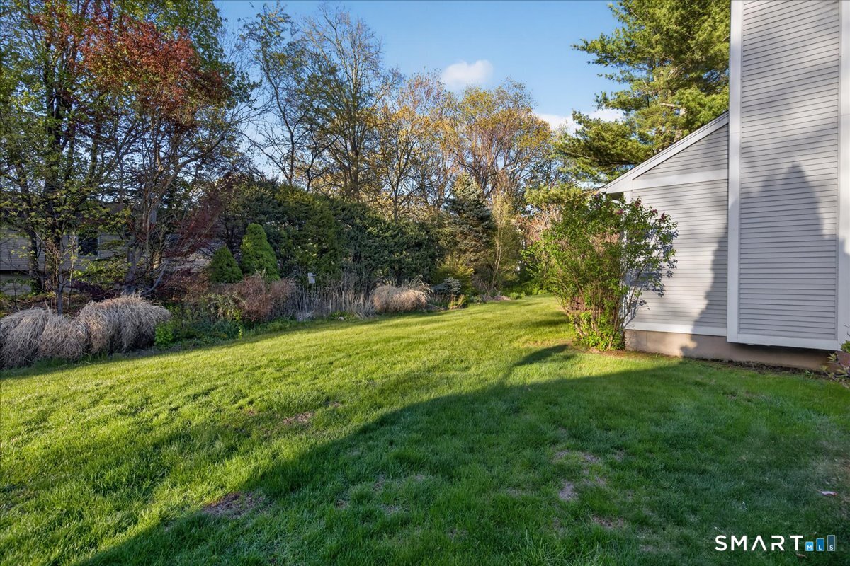 17 Canterbury Road, Unit 17 Hamden, CT 06514 - Photo 31 of 40