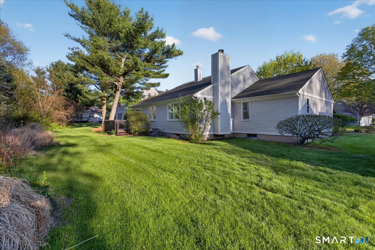 17 Canterbury Road, Unit 17 Hamden, CT 06514 - Photo 32 of 40