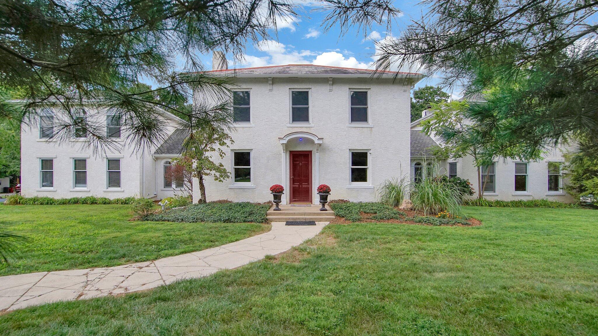 8069 Flint Road Columbus, OH 43235 - Photo 2 of 75 Front
