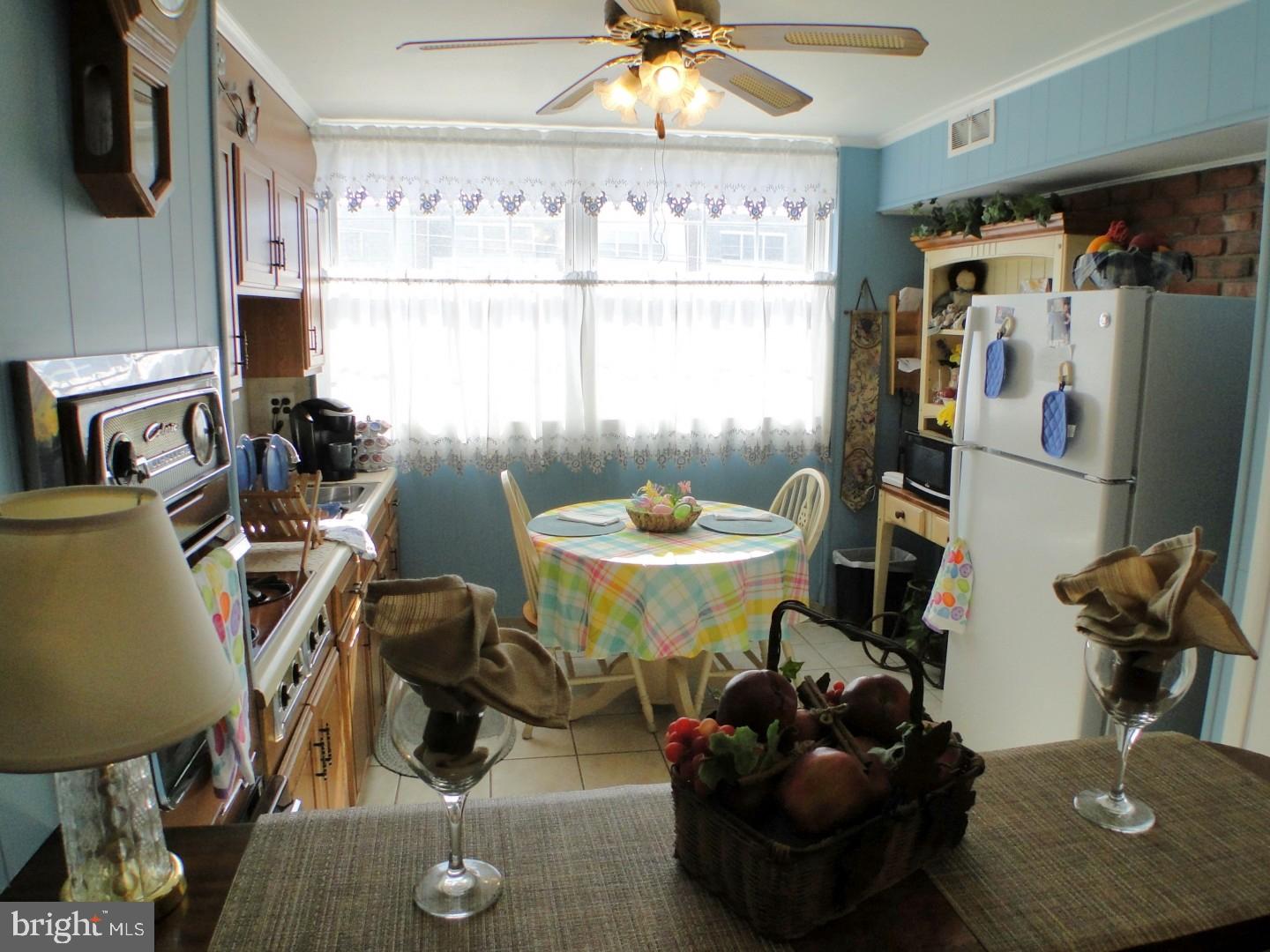 4204 Lawnside Road Philadelphia, PA 19154 - Photo 12 of 25 Kitchen