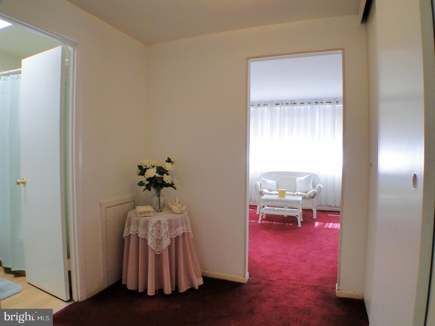 4204 Lawnside Road Philadelphia, PA 19154 - Photo 14 of 25 Hallway