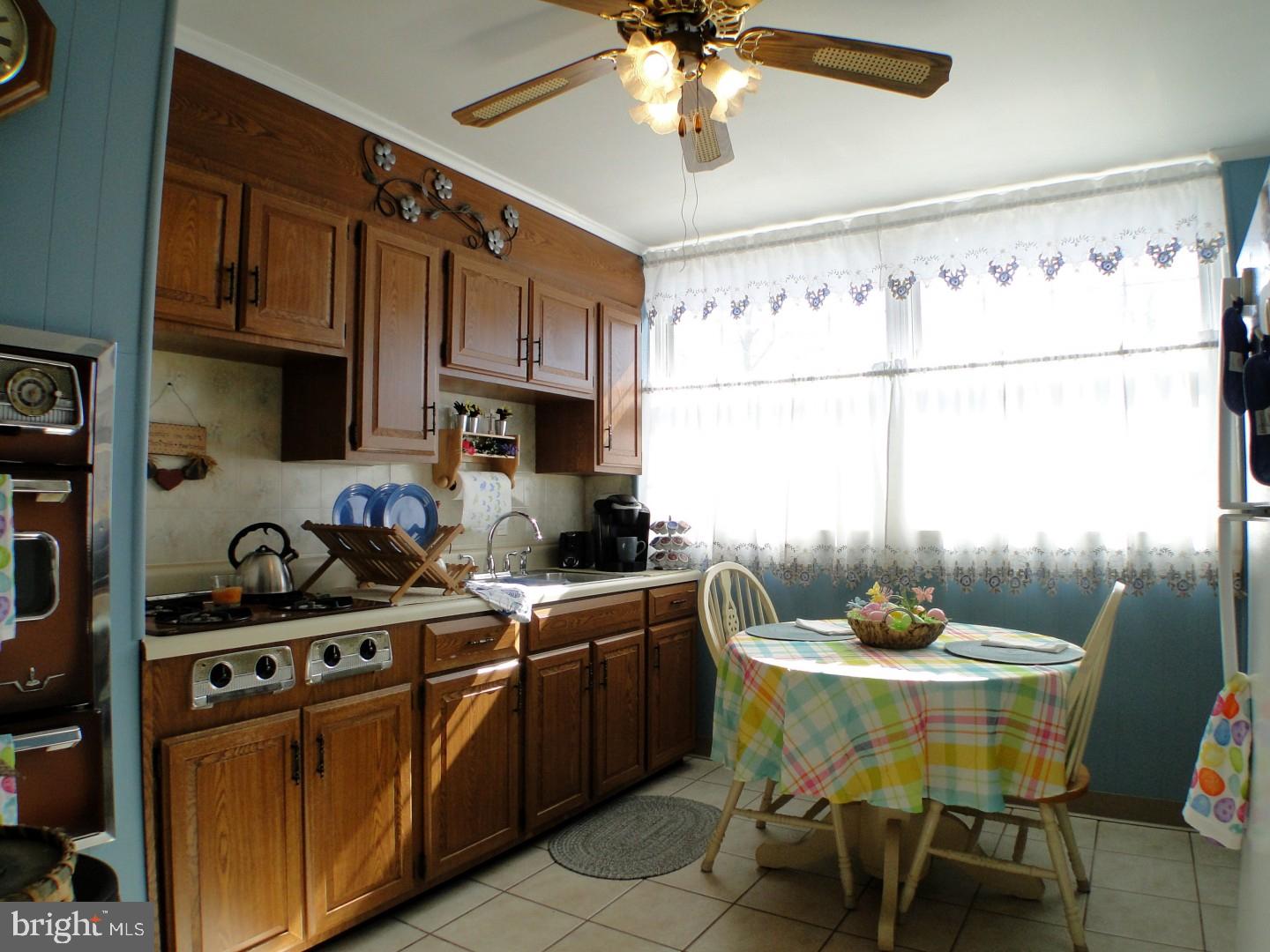 4204 Lawnside Road Philadelphia, PA 19154 - Photo 8 of 25 Kitchen