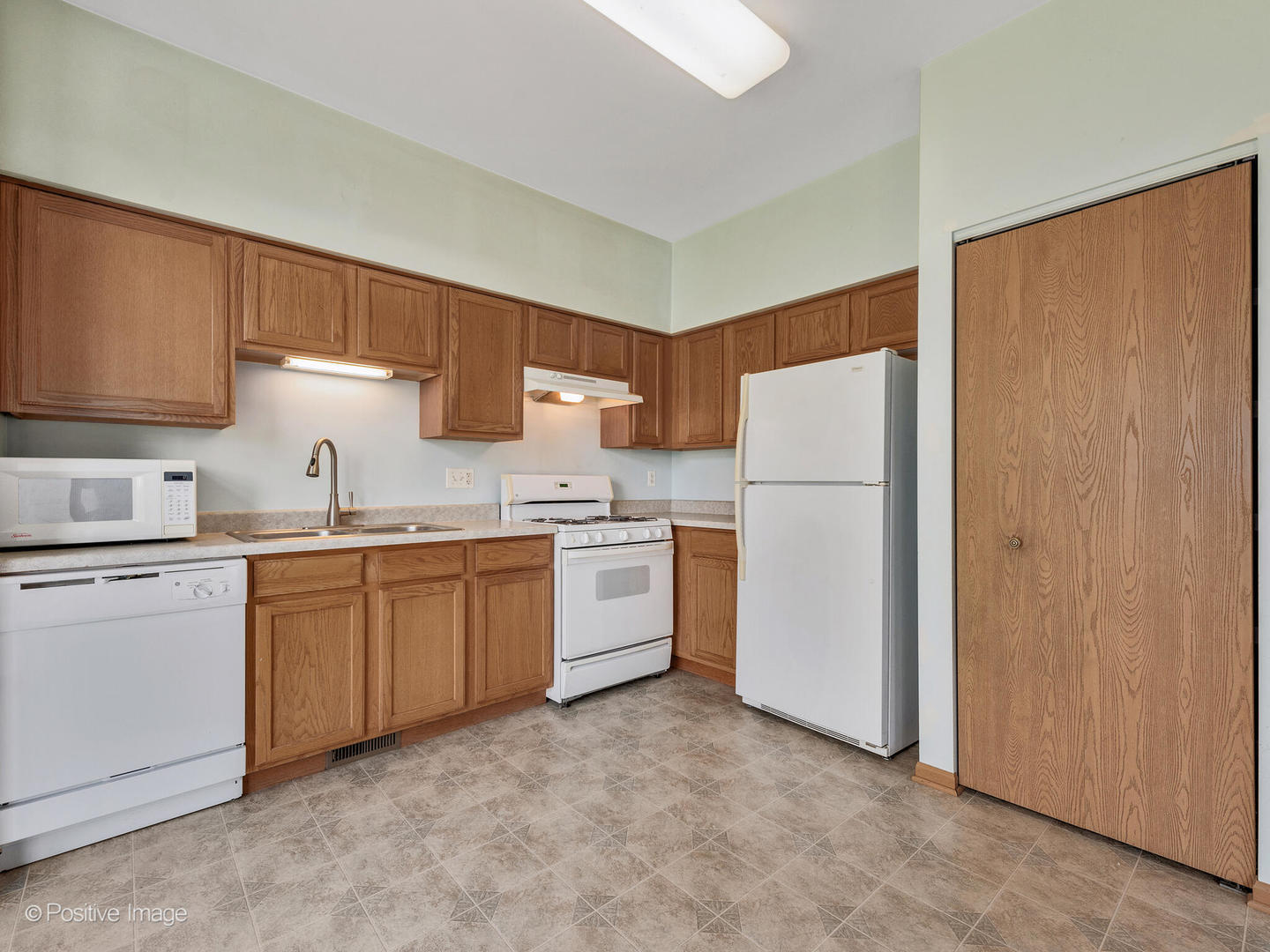 366 Reston Circle, Unit 366 Romeoville, IL 60446 - Photo 10 of 23