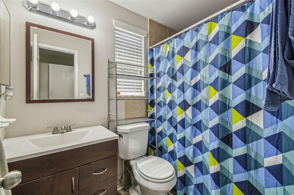 8710 St Regis Lane Port Richey, FL 34668 - Photo 20 of 39 Primary bath