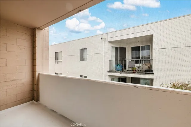$365,000 | 421 South Lafayette Park Place, Unit 624, Los Angeles, CA 90057