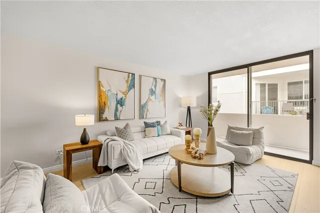 $365,000 | 421 South Lafayette Park Place, Unit 624, Los Angeles, CA 90057