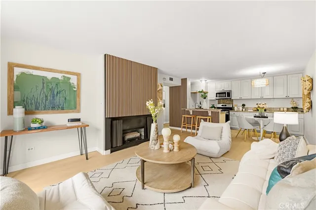 $365,000 | 421 South Lafayette Park Place, Unit 624, Los Angeles, CA 90057