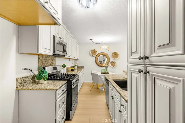 $365,000 | 421 South Lafayette Park Place, Unit 624, Los Angeles, CA 90057