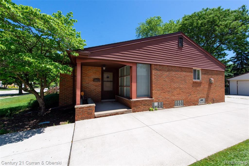 1909 Massoit Road Royal Oak, MI 48073 - Photo 29 of 30