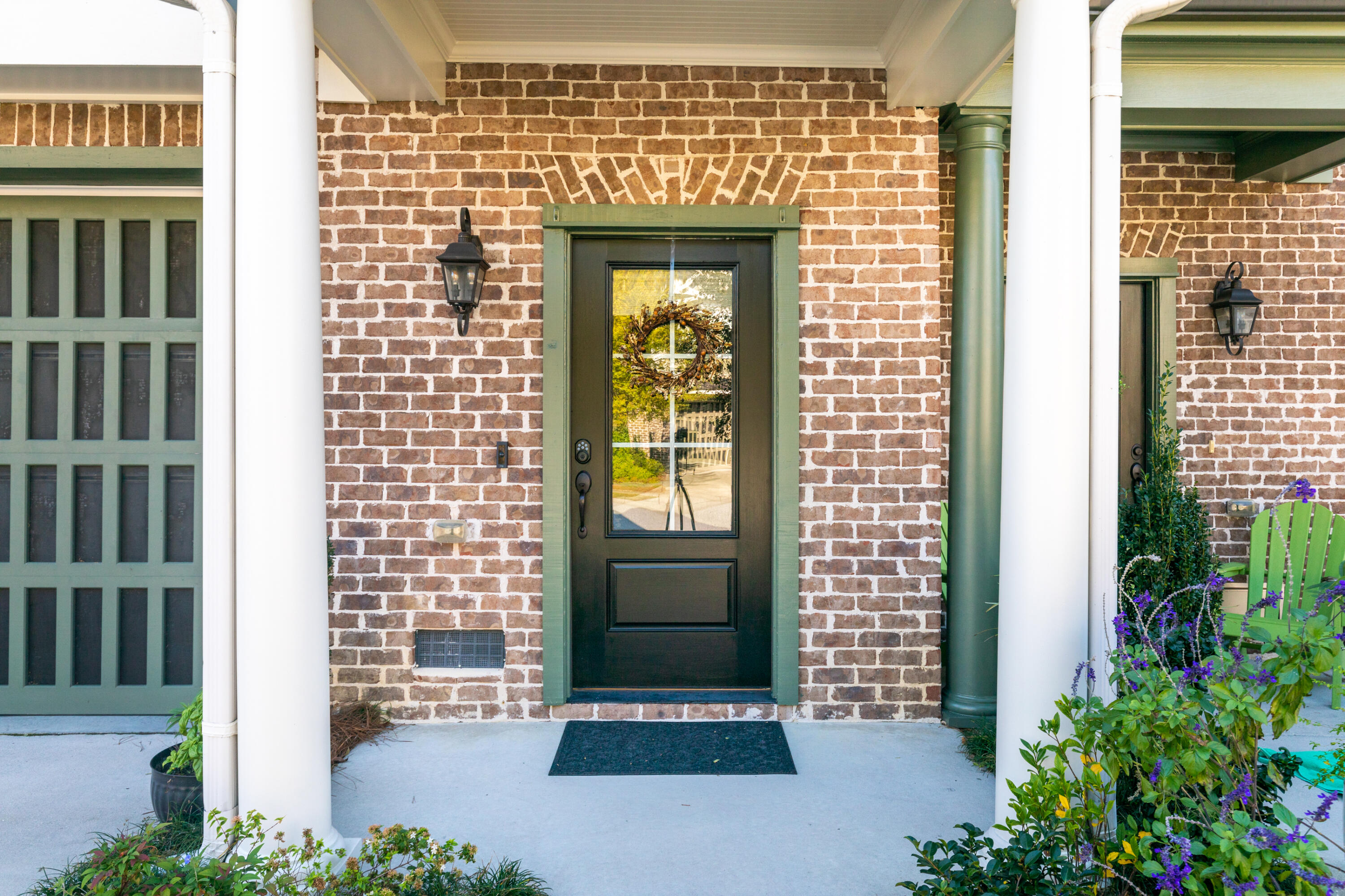 192 Slipper Shell Court Mount Pleasant, SC 29464 - Photo 5 of 46 192SlipperShellCourt-KeenEyeMarketing-00