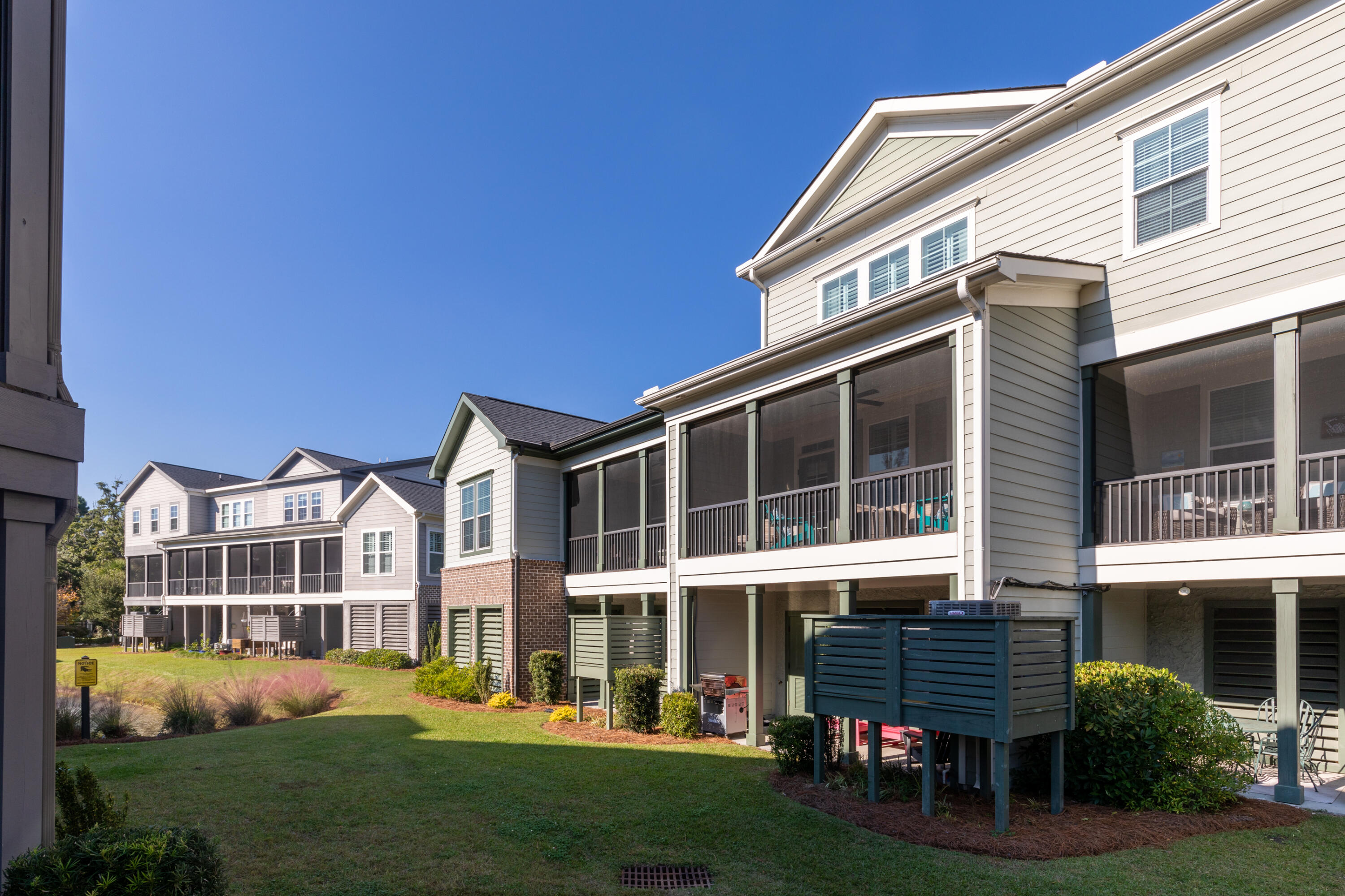 192 Slipper Shell Court Mount Pleasant, SC 29464 - Photo 43 of 46 192SlipperShellCourt-KeenEyeMarketing-04