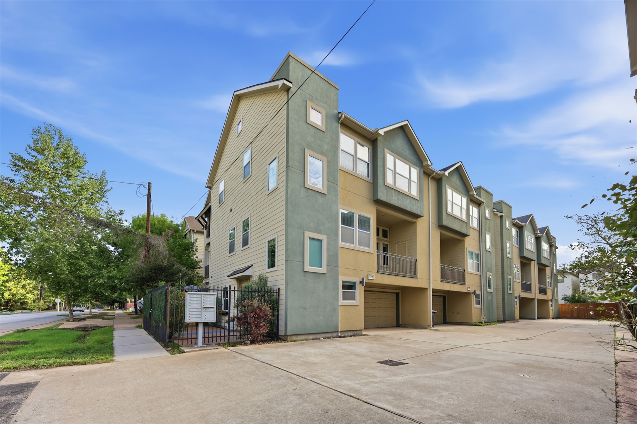 2316 Beall Street Houston, TX 77008 - Photo 23 of 30 Located at the front corner of community, this property has it's own large patio that not all other units have.