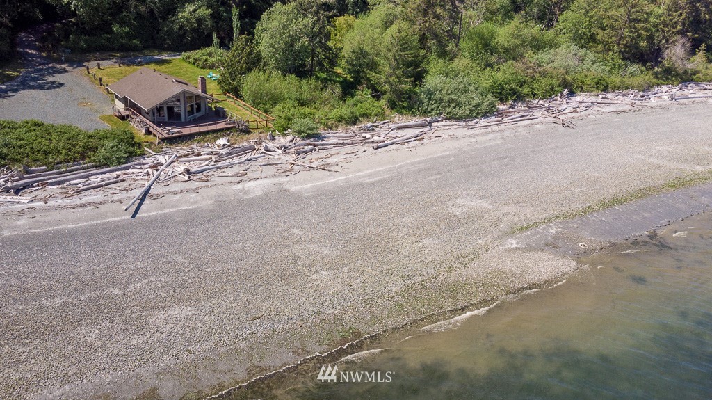 7017 Rudy Way Clinton, WA 98236 - Photo 2 of 35 Gallery Image 2