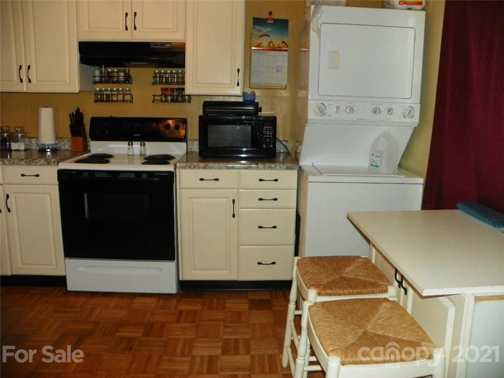 189 Shoreline Road, Unit 38/ New London, NC 28127 - Photo 11 of 16 Gallery Image 11
