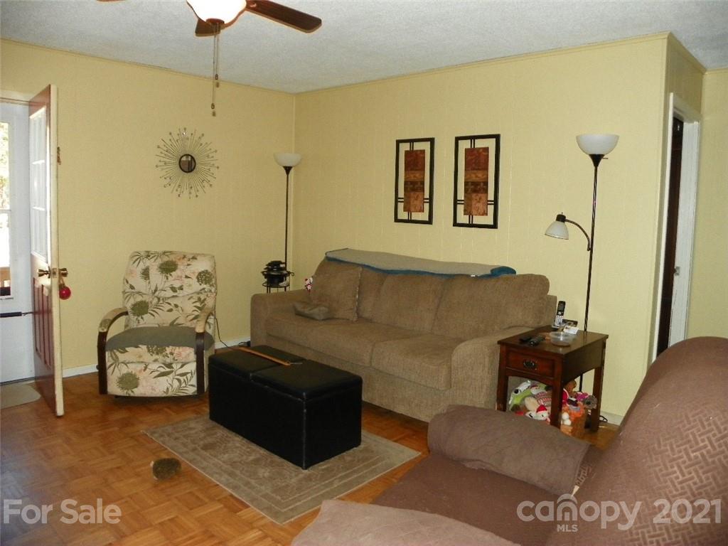 189 Shoreline Road, Unit 38/ New London, NC 28127 - Photo 12 of 16 Gallery Image 12