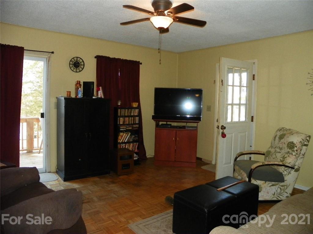 189 Shoreline Road, Unit 38/ New London, NC 28127 - Photo 13 of 16 Gallery Image 13