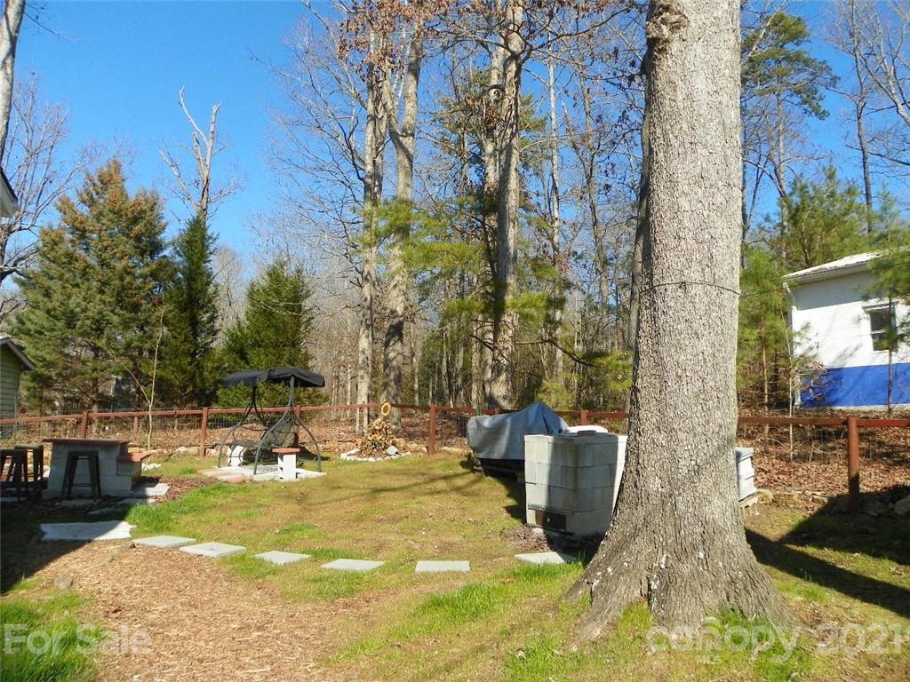 189 Shoreline Road, Unit 38/ New London, NC 28127 - Photo 4 of 16 Gallery Image 4