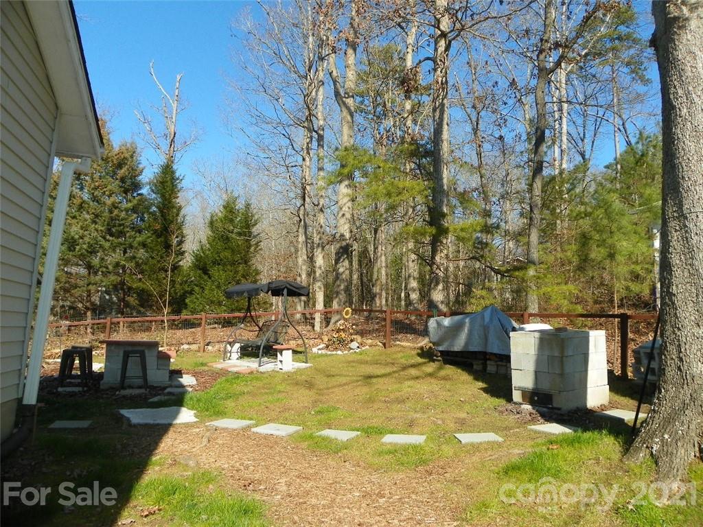 189 Shoreline Road, Unit 38/ New London, NC 28127 - Photo 5 of 16 Gallery Image 5
