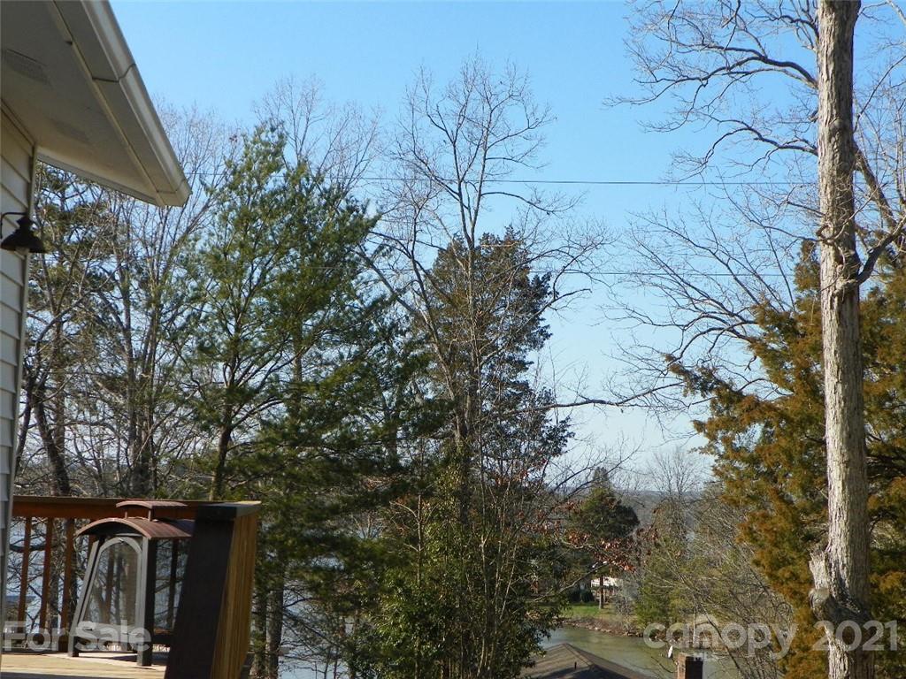 189 Shoreline Road, Unit 38/ New London, NC 28127 - Photo 8 of 16 Gallery Image 8