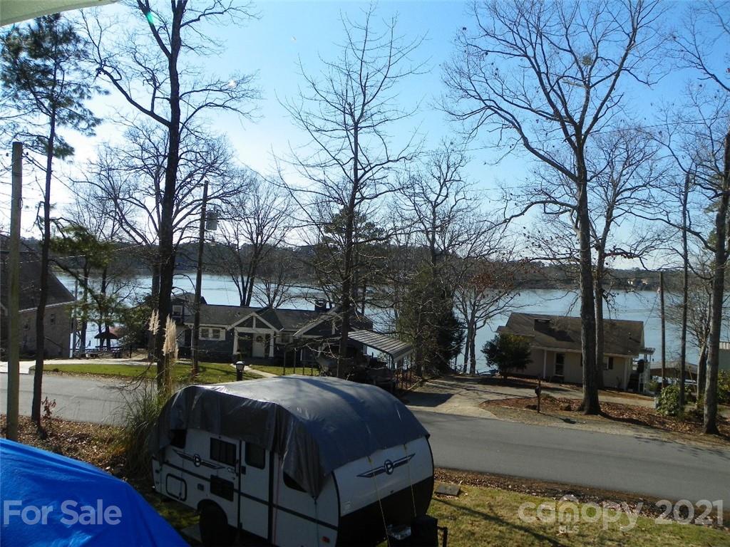 189 Shoreline Road, Unit 38/ New London, NC 28127 - Photo 9 of 16 Gallery Image 9