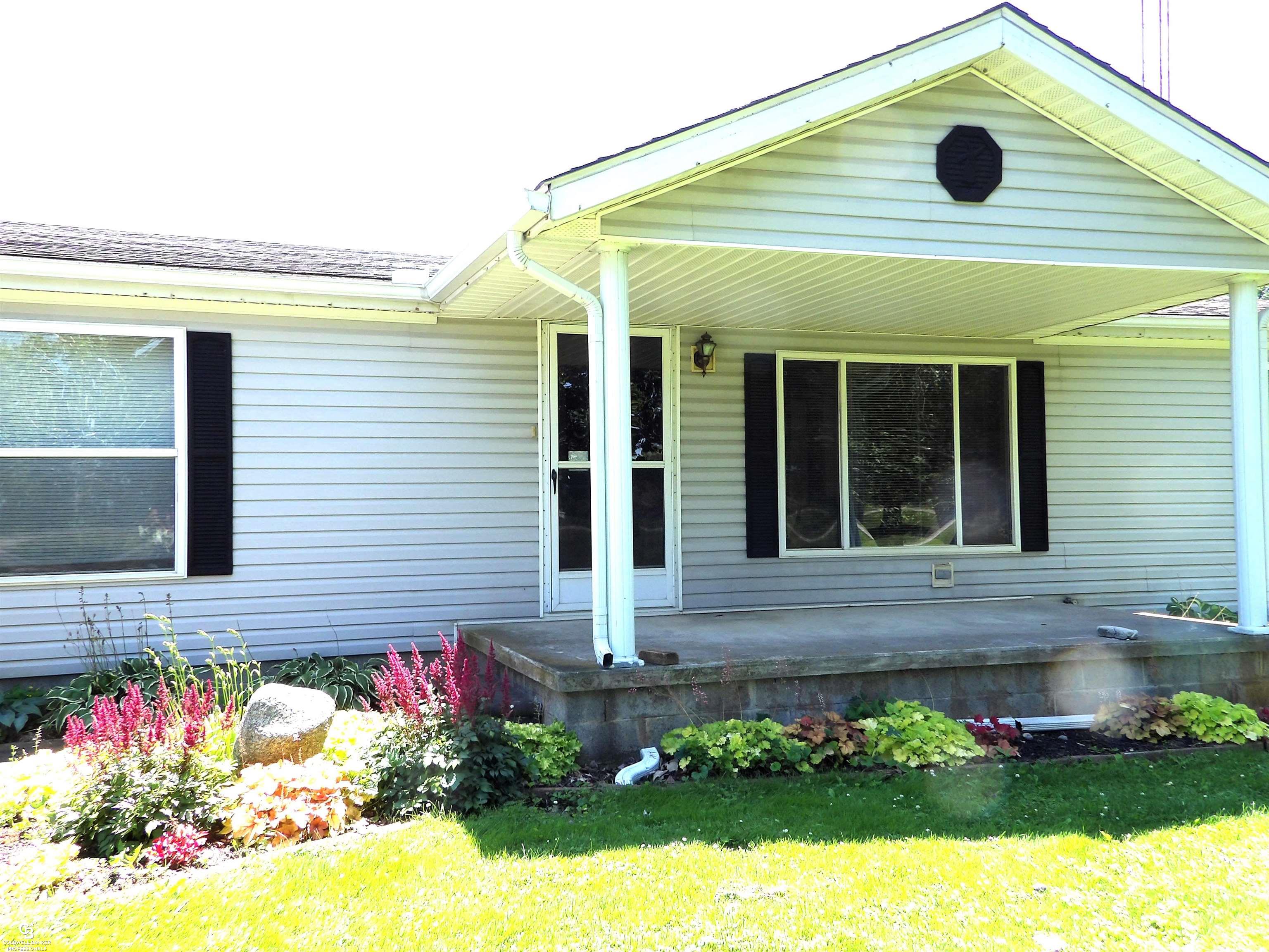 4020 Harrington Road Croswell, MI 48422 - Photo 8 of 49