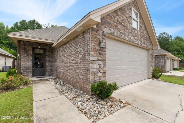 $285,000 | 31 Riviera Drive, Hattiesburg, MS 39402