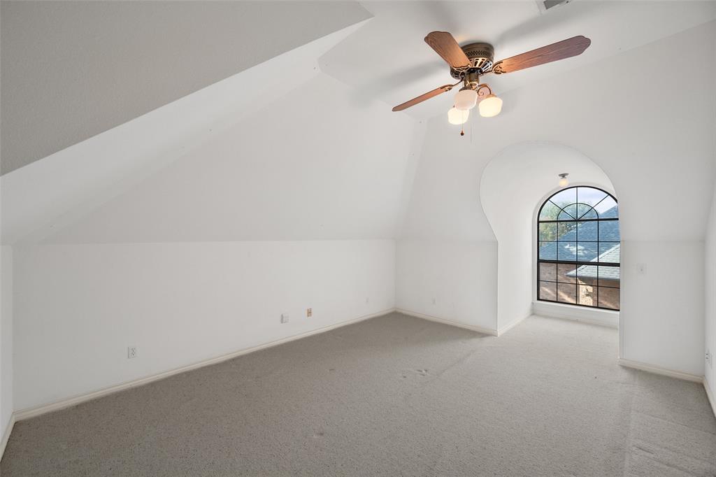 217 Williams Road Fort Worth, TX 76120 - Photo 28 of 36 Garage apartment bedroom