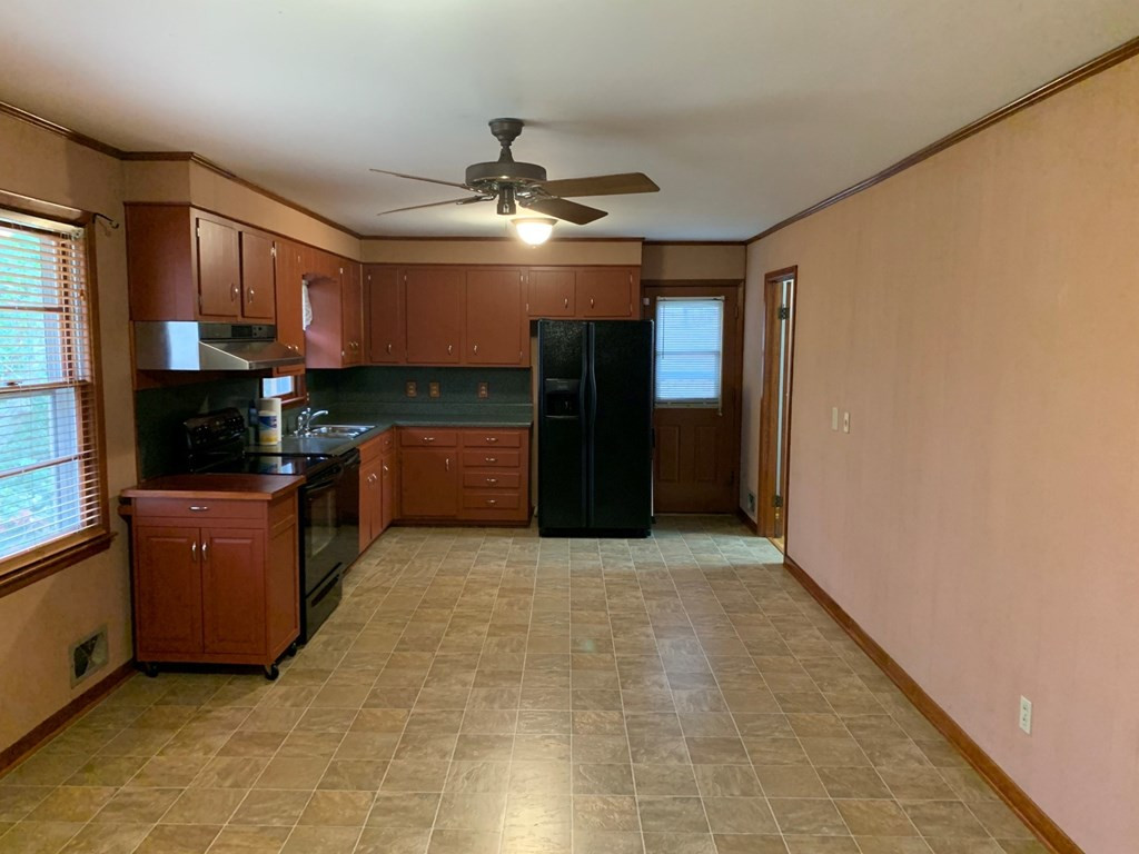 2216 Windsor Spring Road Augusta, GA 30906 - Photo 7 of 17 Kitchen