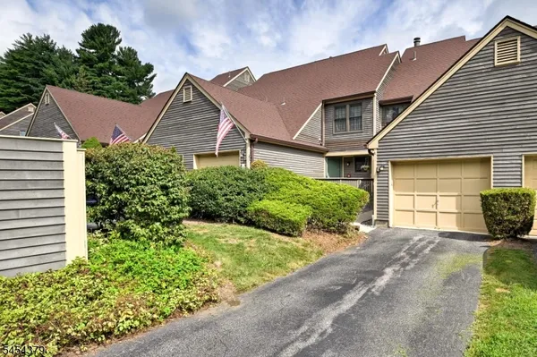 $369,500 | 20 Quincy Lane, Unit E, West Milford, NJ 07480
