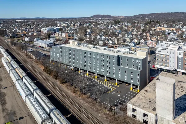 $2,100 | 18 West Main Street, Unit 207, Bound Brook, NJ 08805