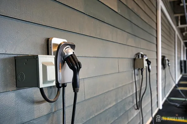 $2,100 | 18 West Main Street, Unit 207, Bound Brook, NJ 08805