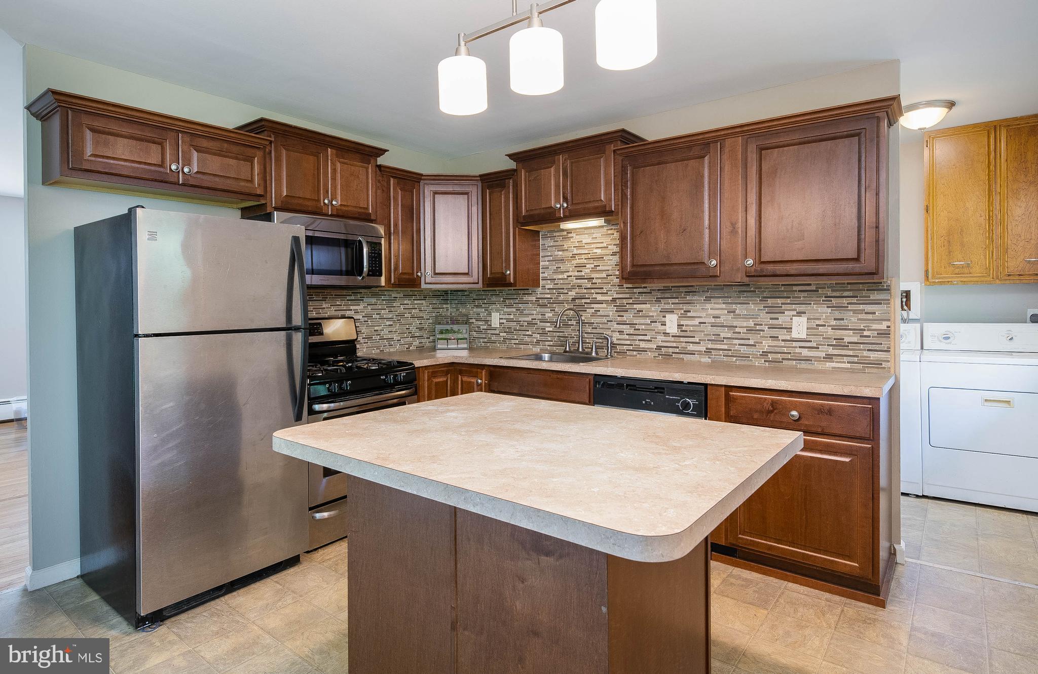 12 Larchwood Road Reading, PA 19610 - Photo 5 of 19 Gallery Image 5